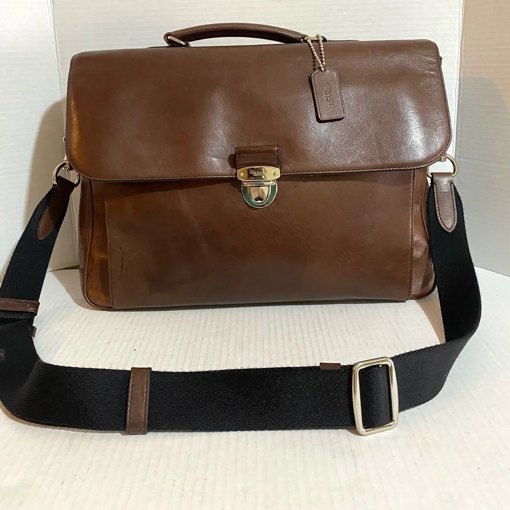 Coach vintage unisex briefcase/ messenger, Elegant Brown Leather crossbody bag